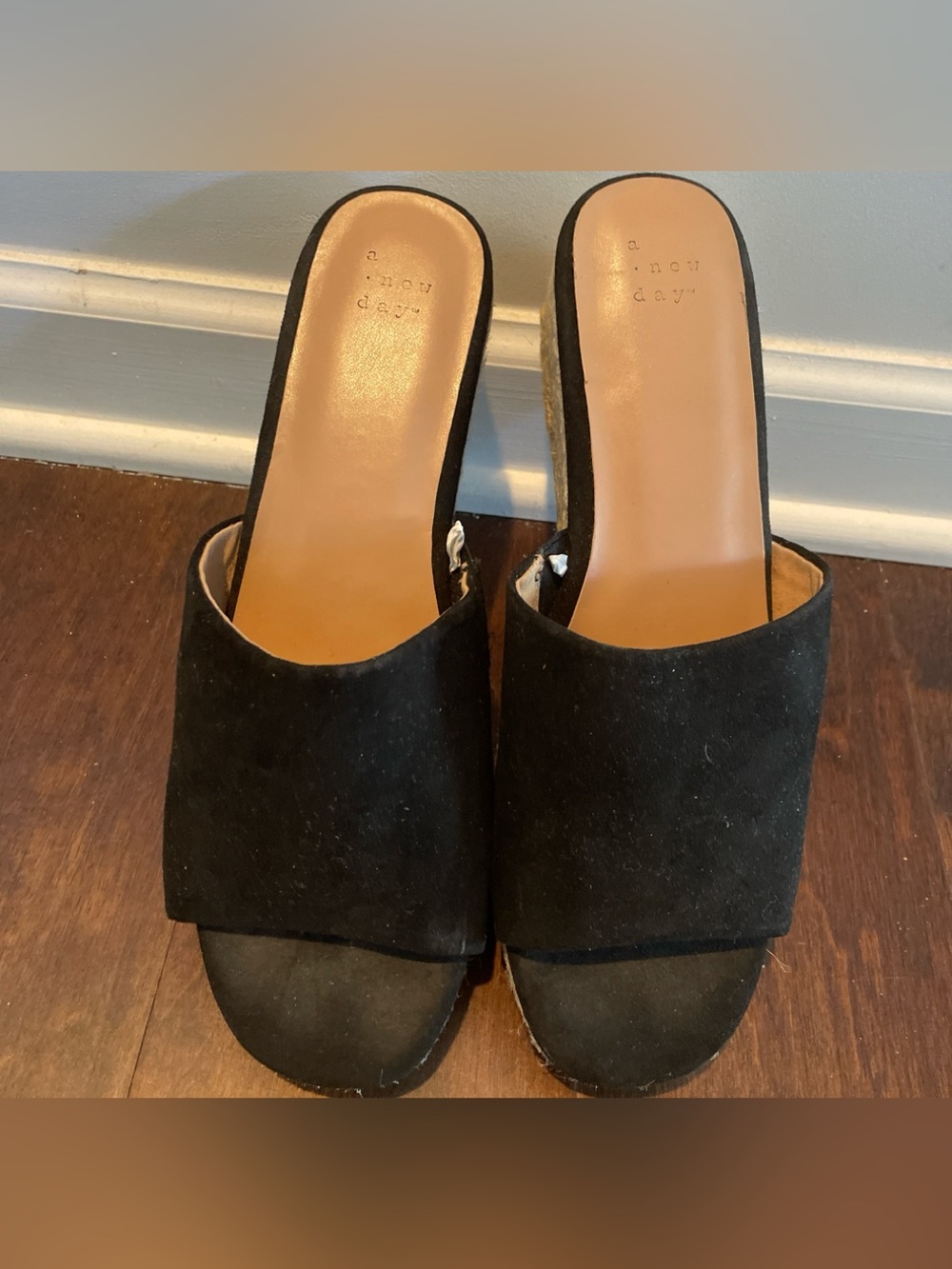A New Day Black Suede Espadrille Wedges Size 9 Summer Vibe Vacation Relaxation